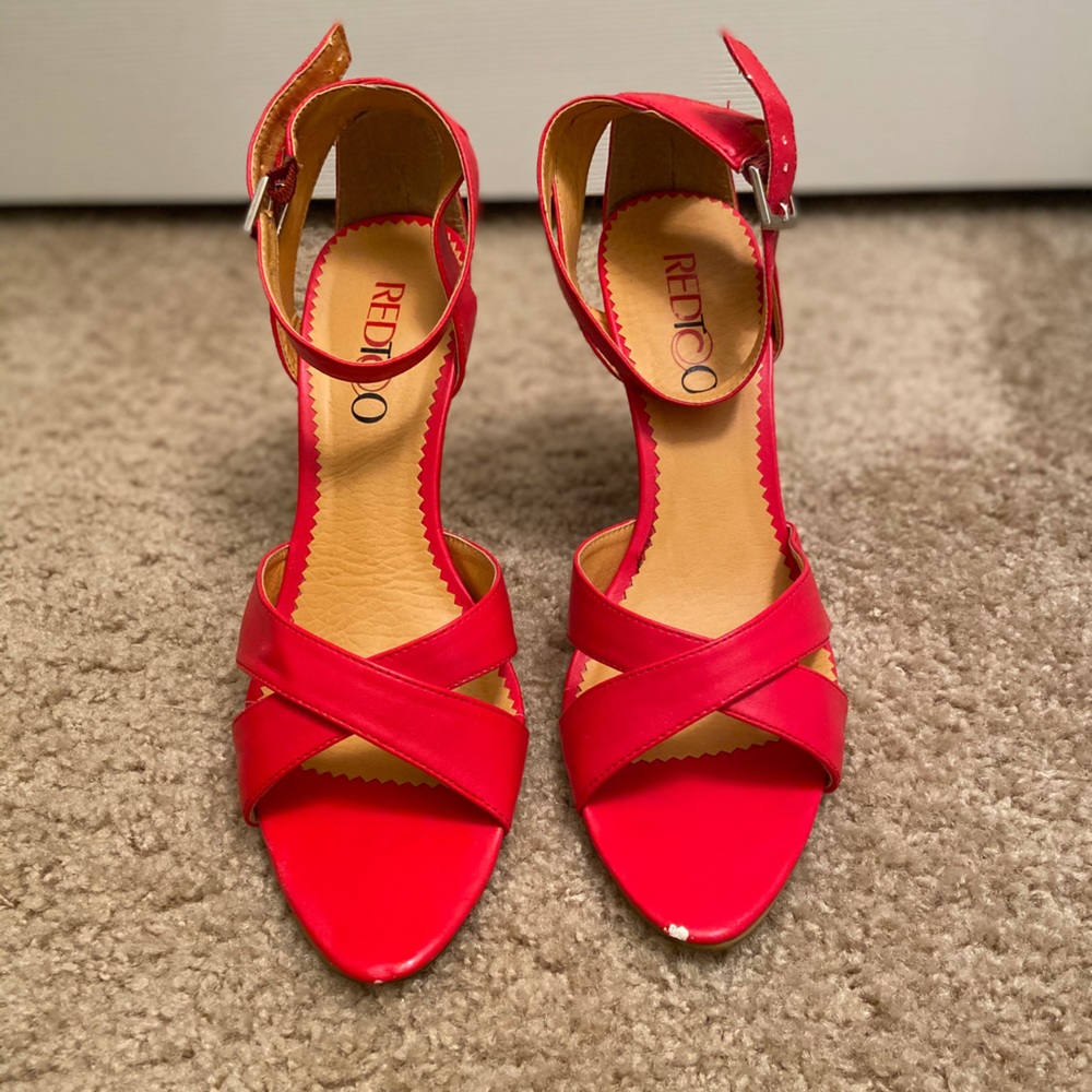Redtco red open toed buckled wedge